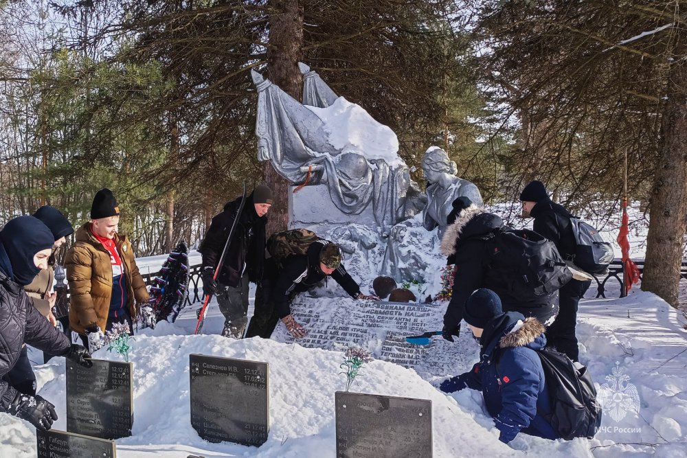 Поисковый отряд Академии почтил подвиг защитников Отечества